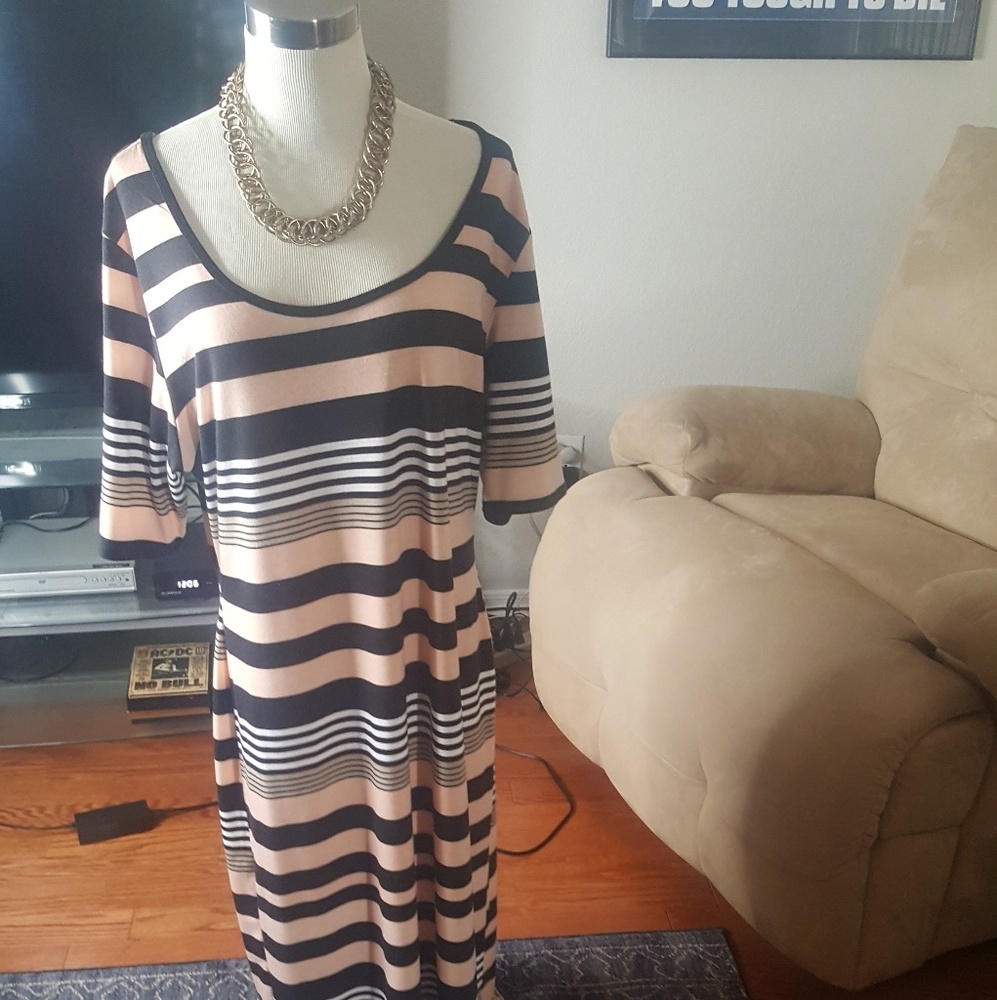 Form Fitting Open Back T Shirt Dress